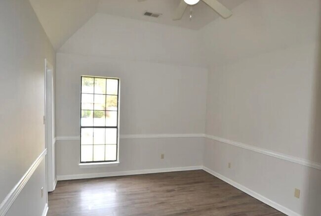 Building Photo - 10087 Hyman Dr