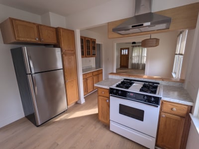 Building Photo - 616 Newtown St