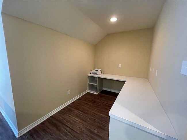 Building Photo - 6909 Appomattox Dr