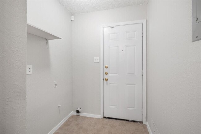 Building Photo - 12901 Chromite St