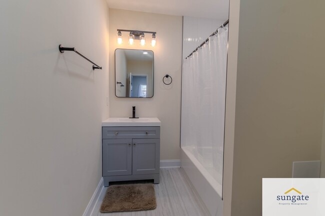 Building Photo - 1516 N Patterson Park Ave