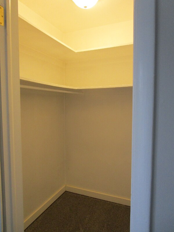 Building Photo - 23 College Ave SE