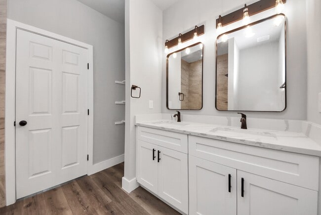 Building Photo - 19104 Sears Dr