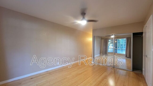 Building Photo - 545 Mananai Pl