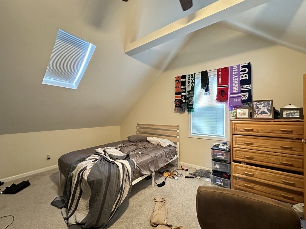 Building Photo - 1738 W Nelson St