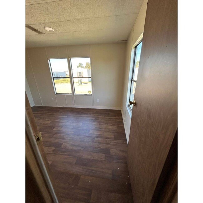 Building Photo - 315 Walker Ct