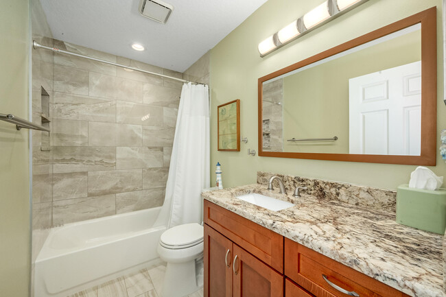 Building Photo - 3120 River Villa Way