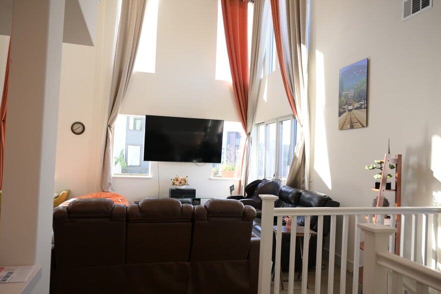 Building Photo - 45139 Challenge Cmn