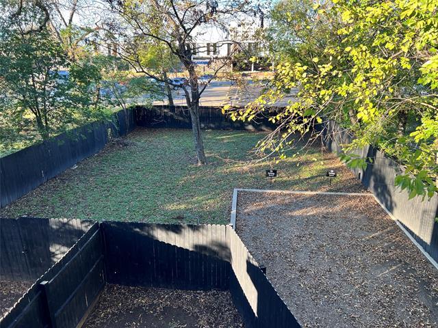 Building Photo - 319 W Page Ave