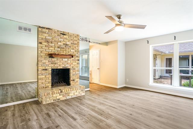 Building Photo - 6926 Robin Willow Dr