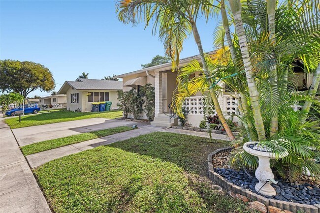 Building Photo - 206 SE 5th St