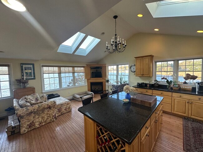 Building Photo - 2 Oxford St