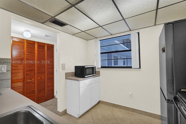 Building Photo - 10825 SW 112th St