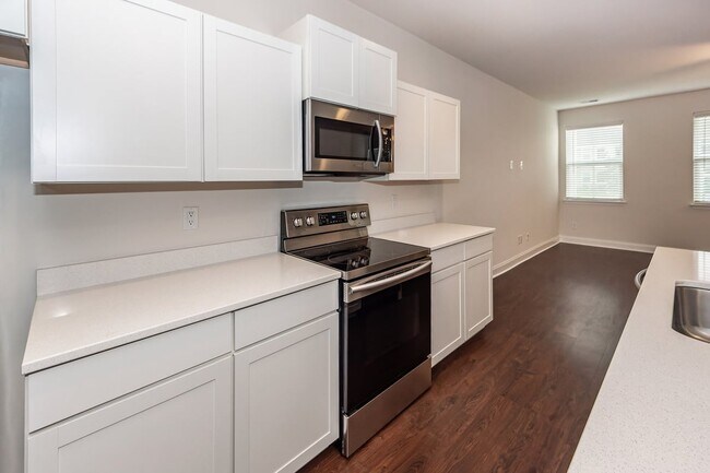 Building Photo - 7787 Montview Rd