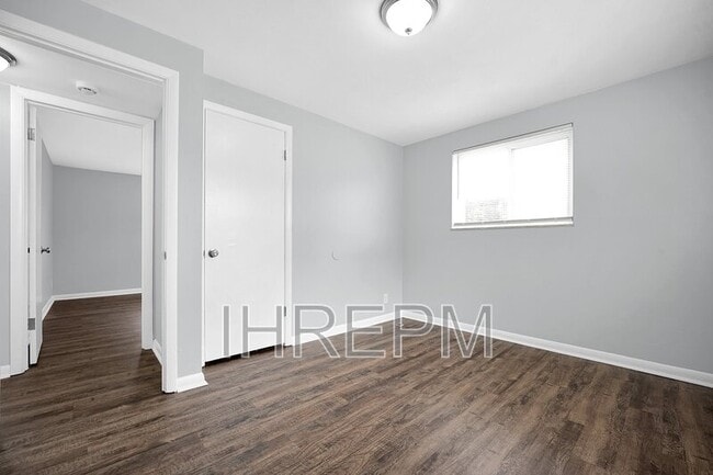 Building Photo - 2279 Holt Ave