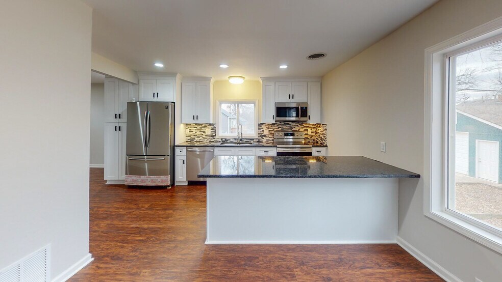 Building Photo - 6738 Sterling Ave