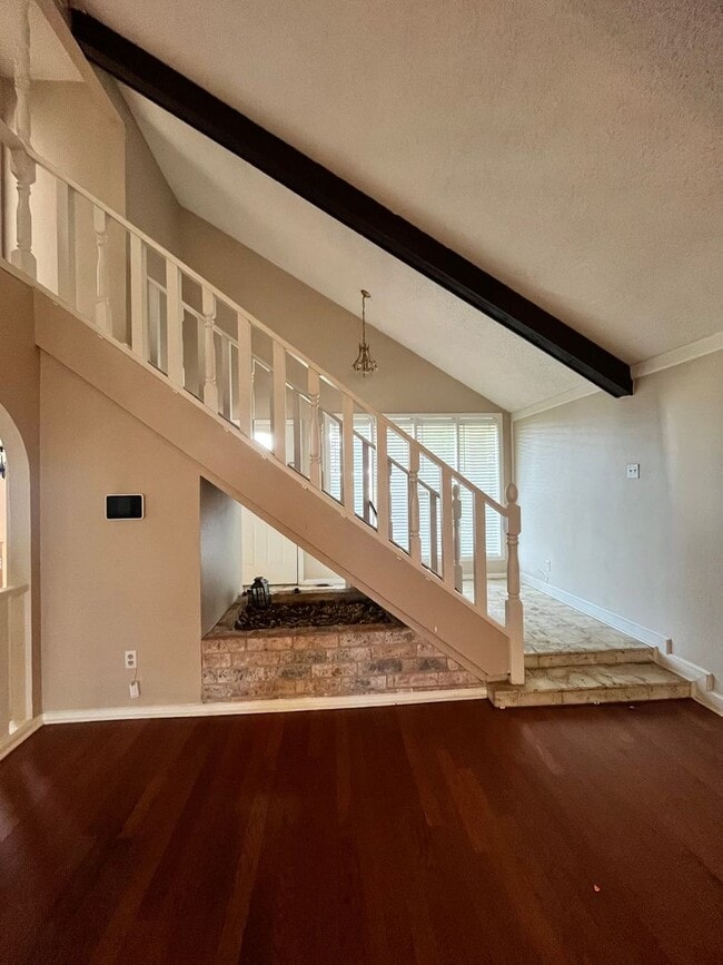 Building Photo - 4/3-Royalton Subdivision / Country Club Estates area