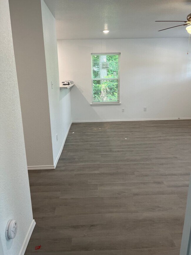 Building Photo - COX-POPLAR ST