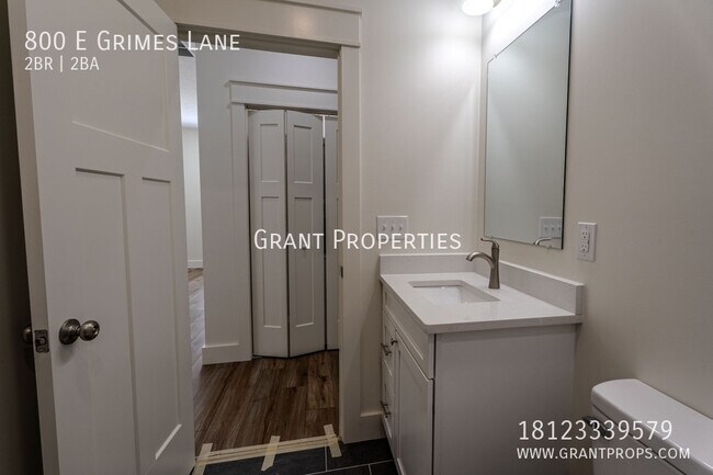 Building Photo - 800 E Grimes Ln