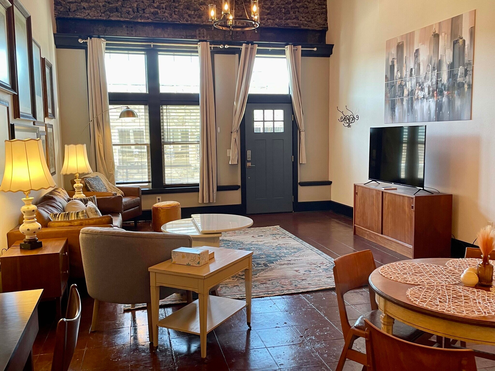 Building Photo - 719 S. Baker St.