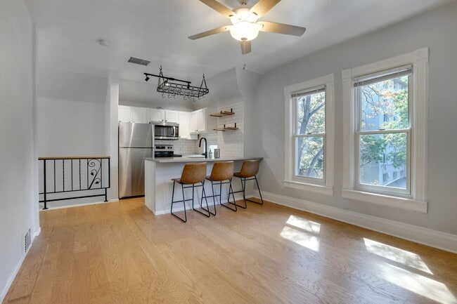 Building Photo - 1136 N Washington St