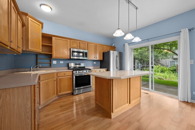 Building Photo - 2218 Rockefeller Dr