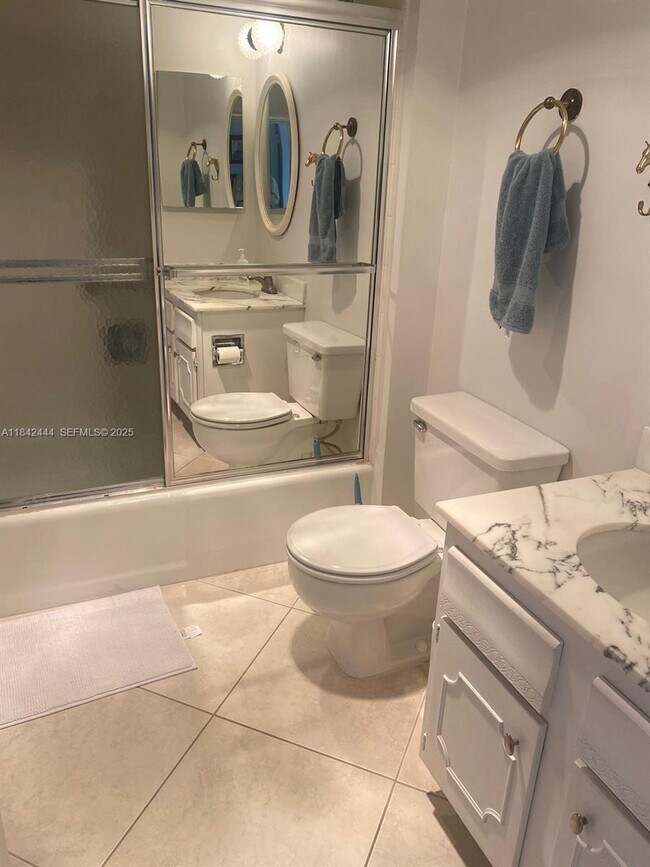 Building Photo - 5100 N Ocean Blvd