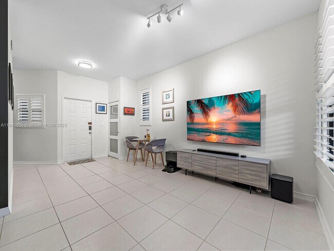 Building Photo - 15533 N Miami Lakeway