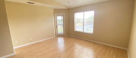 Building Photo - 2131 Cascades Blvd