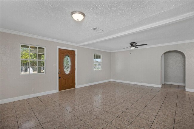 Building Photo - Beautiful large home for Rent