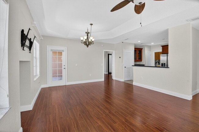 Building Photo - 1301 Belmont Pl