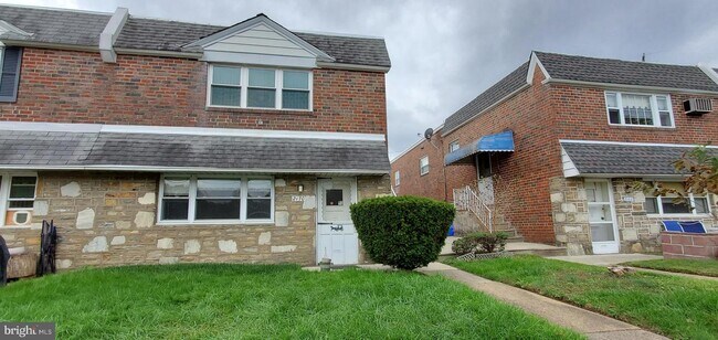 Building Photo - 2170 Strahle St