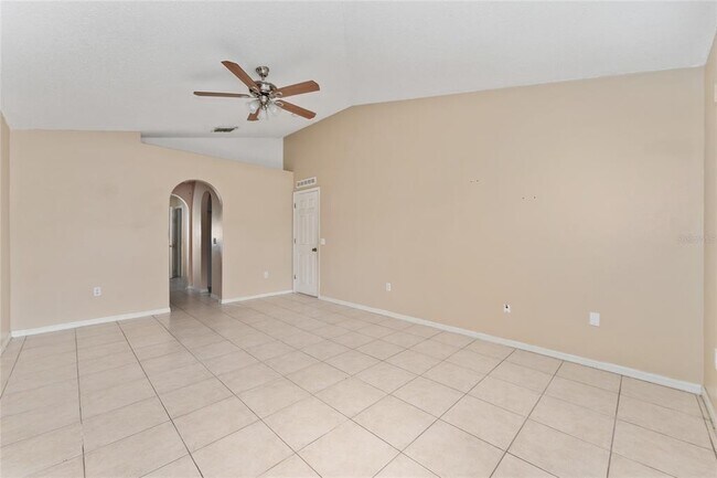 Building Photo - 502 Woodland Creek Blvd