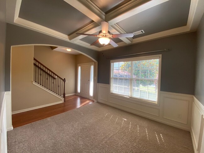 Building Photo - 118 Broomsedge Ln