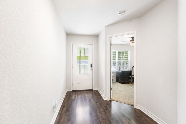 Building Photo - 5919 Hindes Stone