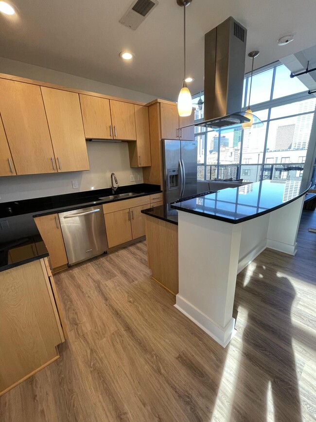 Building Photo - 199 S 5th St