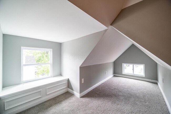 Building Photo - 850 Wilson Ave