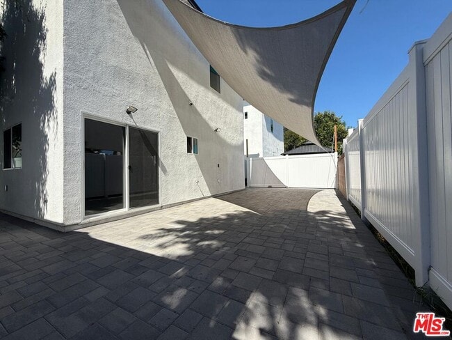 Building Photo - 15964 Gault St