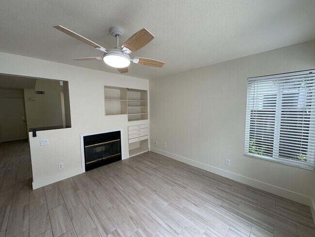 Building Photo - 15819 Antelope Dr