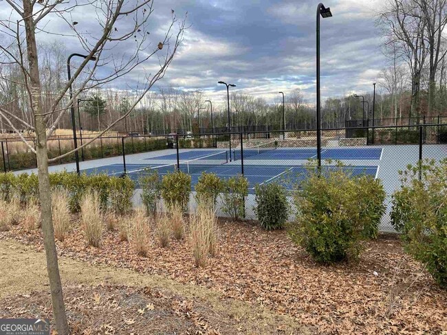 Building Photo - 460 Heatherden Ave