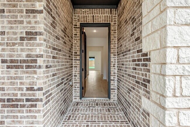 Building Photo - Spacious 4-Bedroom Retreat with 3 Full Baths – Your Modern Sanctuary Awaits in Justin, TX!