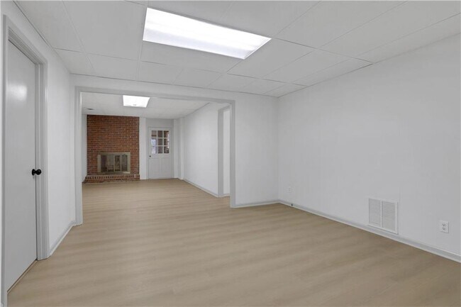 Building Photo - 600 Rounsaville Rd