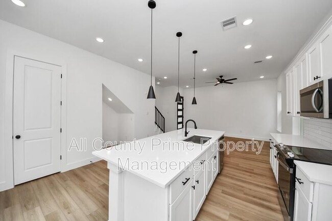 Building Photo - 2708 Bostic St