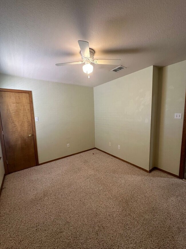 Building Photo - Cozy 4 Bed 2 Bath! Mesa School District !