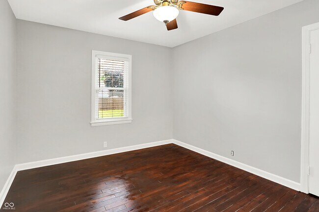 Building Photo - 5039 Primrose Ave