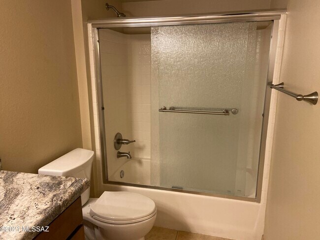 Building Photo - 5751 N Kolb Rd