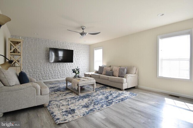 Building Photo - 84 Cilento Dr