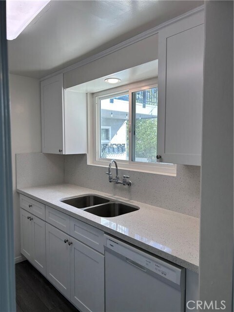 Building Photo - 291 Cypress Dr