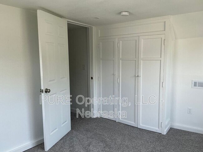 Building Photo - 4245 Burdette St