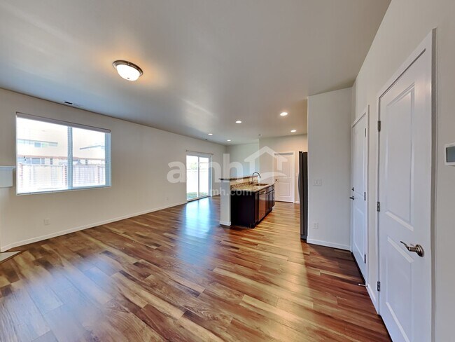 Building Photo - 2783 Moore St